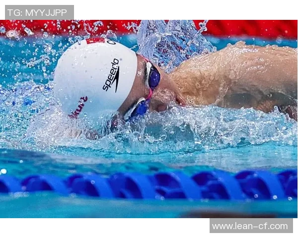 《全面解析自由泳技巧及常见错误纠正技巧，让你轻松提升游泳水平》